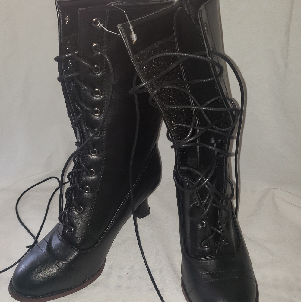 New tie in front black boots